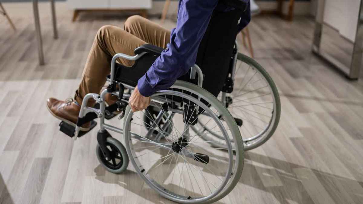 SSDI beneficiaries who return to work in 2027: the trial work month rises to $1,270 and the protections that follow