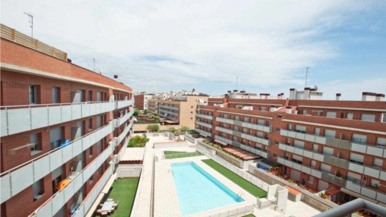 Atento a este piso de Solvia: 3 habitaciones, 2 baños y piscina por un precio rebajado