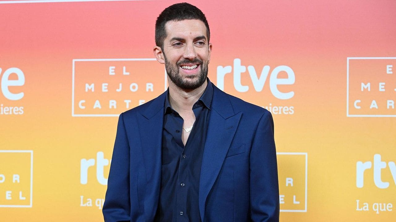 David Broncano afea a Melody que frivolice con la salud mental