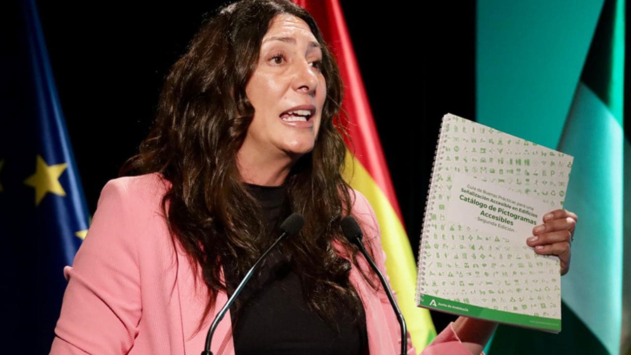 Loles López, consejera de Inclusión Social, Juventud, Familias e Igualdad Guía Accesibilidad