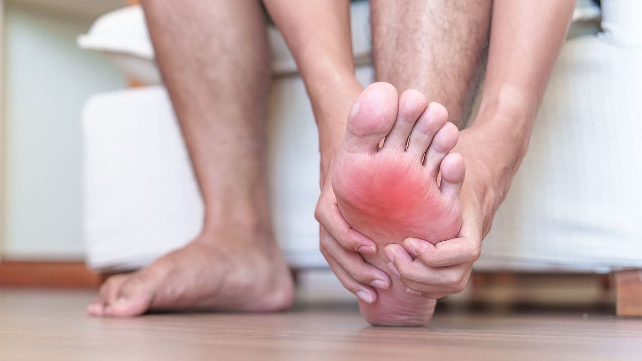 Barrendero consigue incapacidad permanente total por fascitis plantar crónica