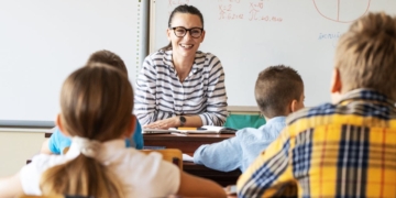 Madrid recupera la jubilación parcial para profesores de la concertada