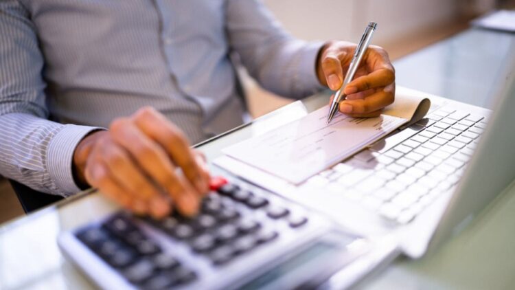La OCU confirma cuáles son los mejores bancos para domiciliar tu nómina