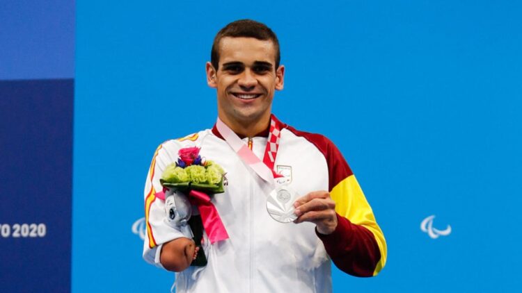 Óscar Salguero, nadador paralímpico premiado con el CSD-Carrera Dual
