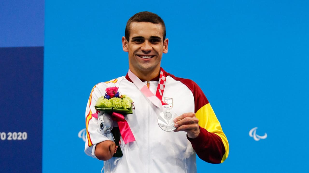 Óscar Salguero, nadador paralímpico premiado con el CSD-Carrera Dual