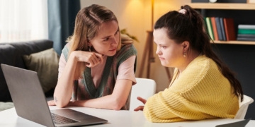 Acuerdo para luchar contra la discriminación de personas con discapacidad dentro del colectivo LGTBI+