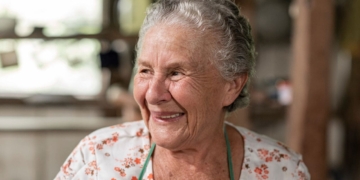 Las personas mayores son más felices, según un experto en longevidad