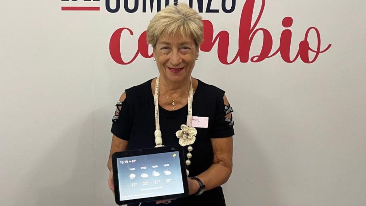 'Voces en red', proyecto para paliar la soledad no deseada de personas mayores