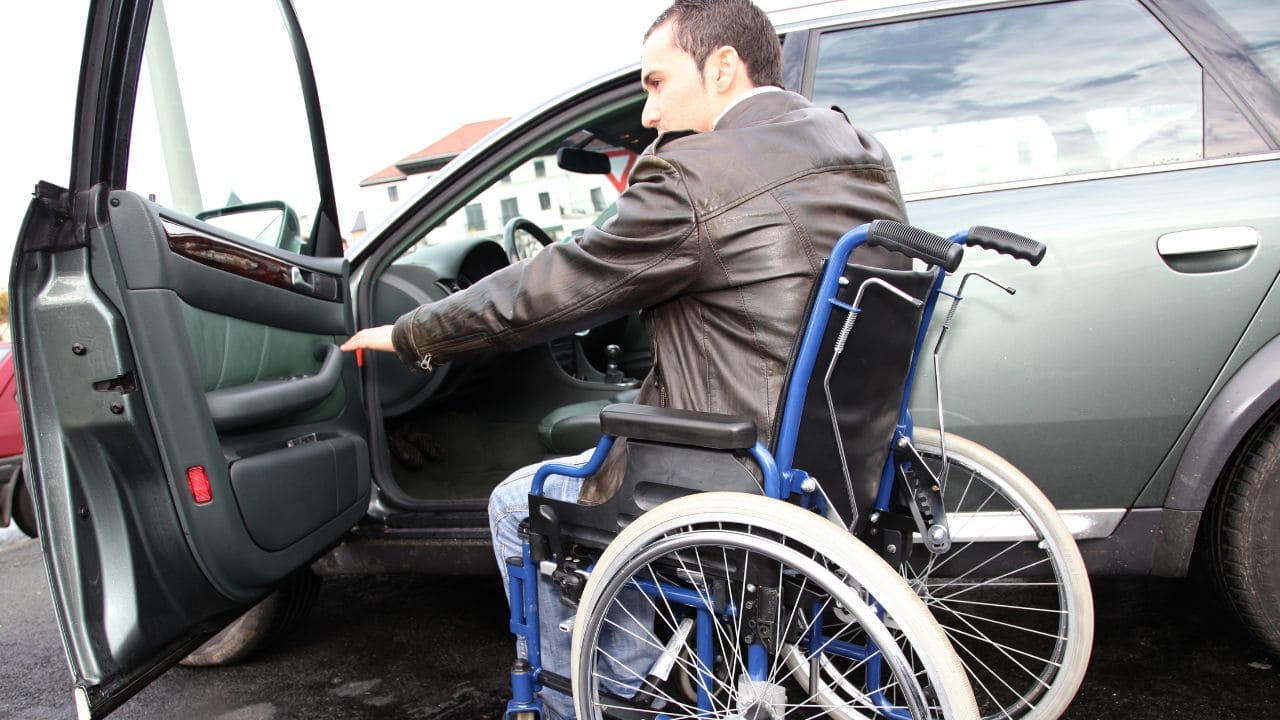 Medidas de la DGT para facilitar el acceso de personas con discapacidad al carnet de conducir
