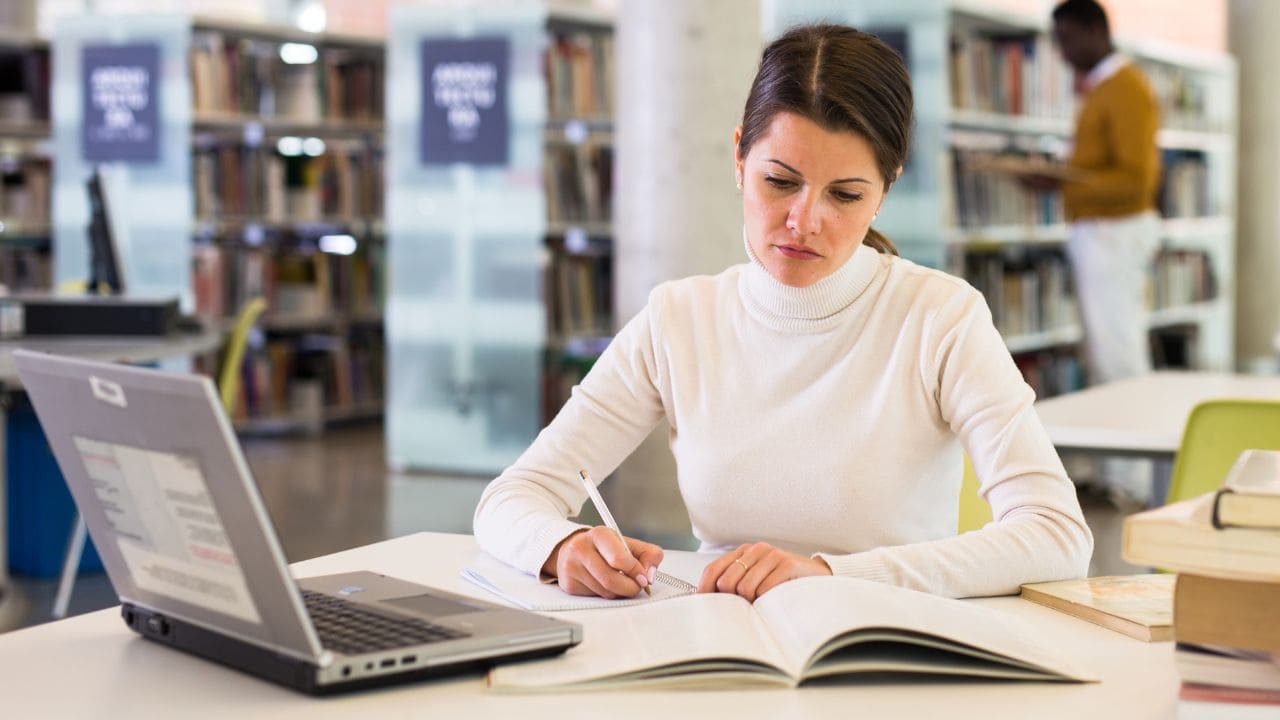 Convocatoria de empleo público para cubrir jubilación parcial de funcionarios