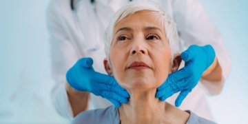 Persona con hipoparatiroidismo