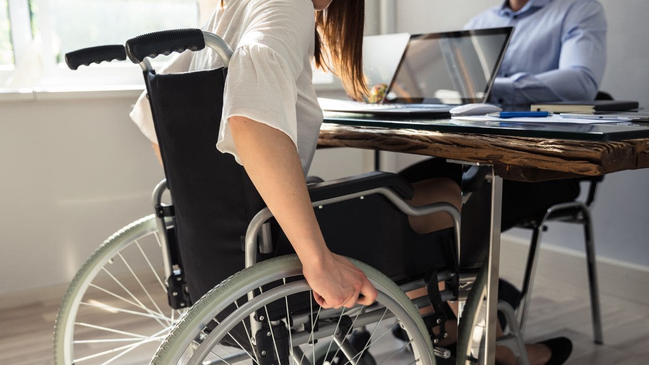 Adaptación del puesto de trabajo tras obtener una incapacidad permanente