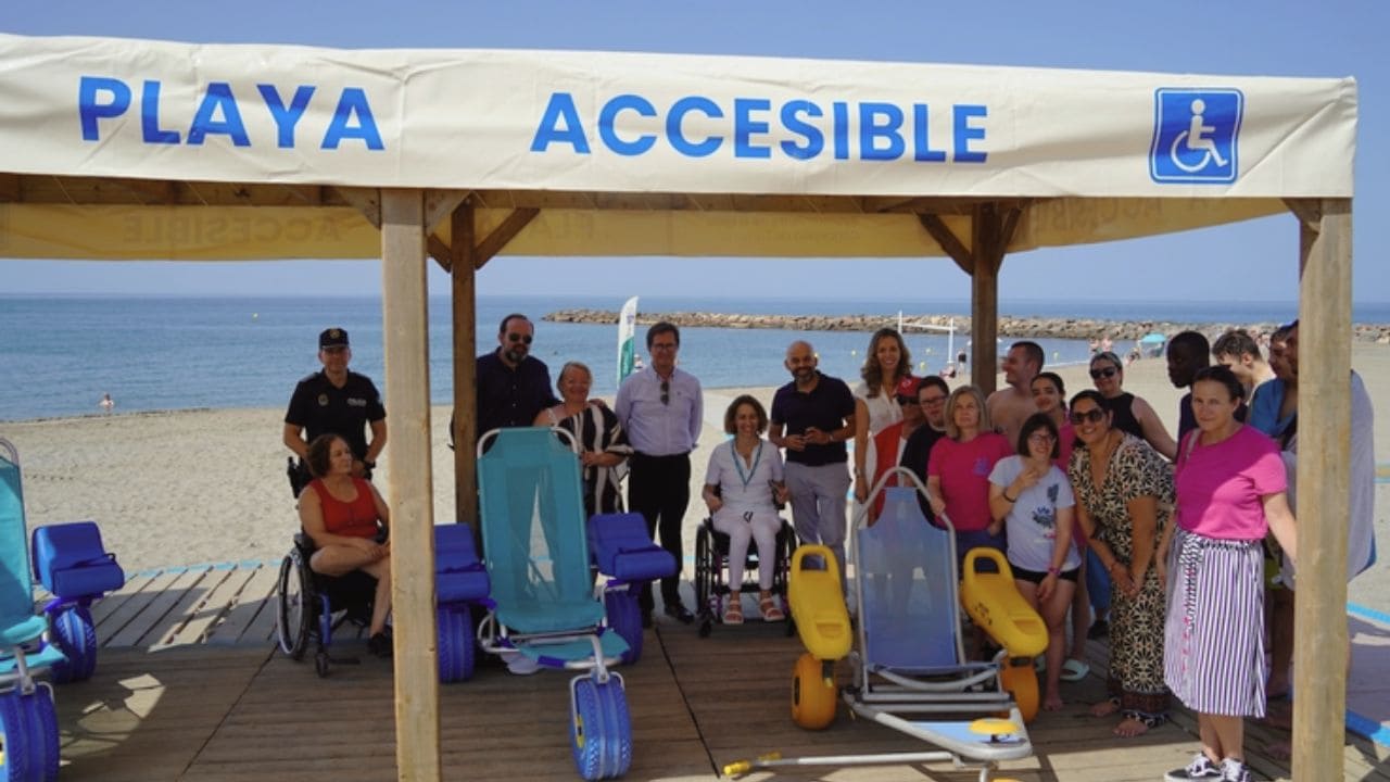 Playa accesible en El Ejido para personas con discapacidad
