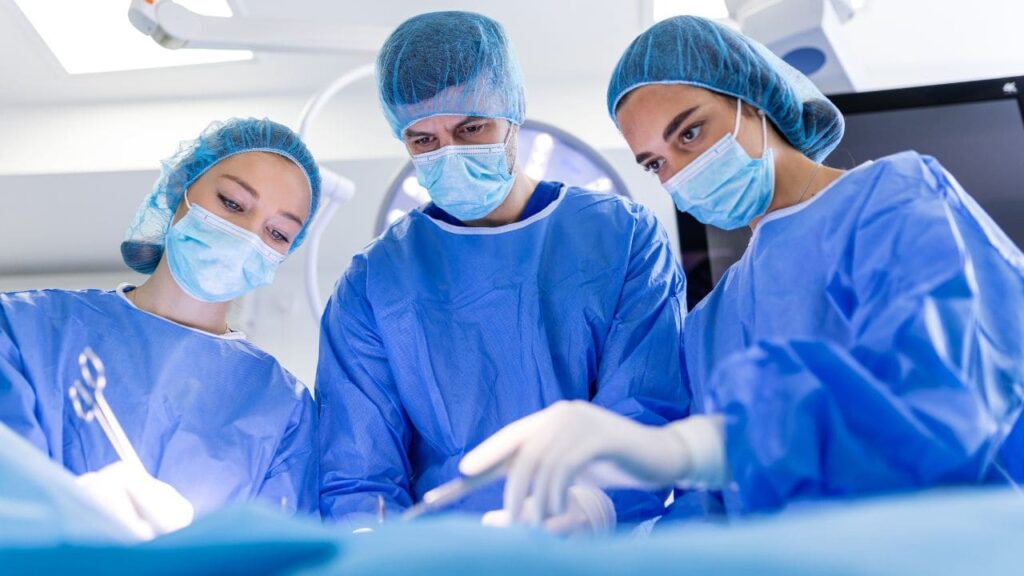 El Hospital Puerta de Hierro, en Madrid, completa el primer trasplante cardiopulmonar en asistolia controlada en España