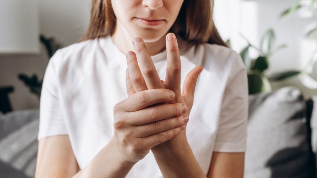 Un juzgado reconoce la incapacidad permanente a una mujer con artritis reumatoide tras la desestimación del INSS