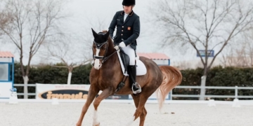 Iker Beitia, jinete de doma paralímpica, con Belizzo