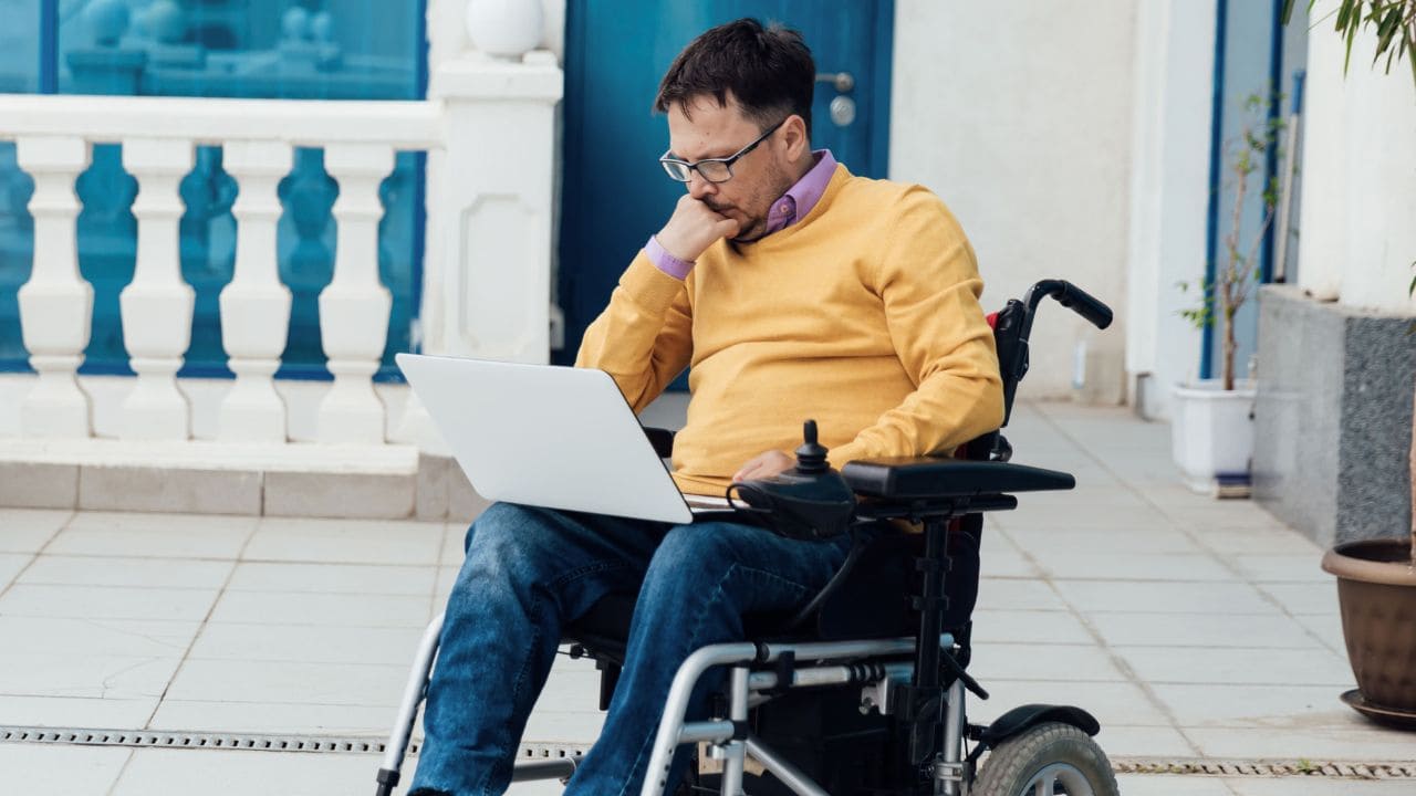 Ventajas por cobrar una incapacidad permanente absoluta en España