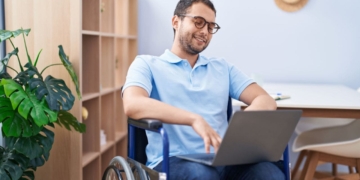 Ayudas por discapacidad compatibles con la incapacidad permanente