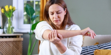 Mujer logra una incapacidad permanente tras perder la movilidad en el brazo