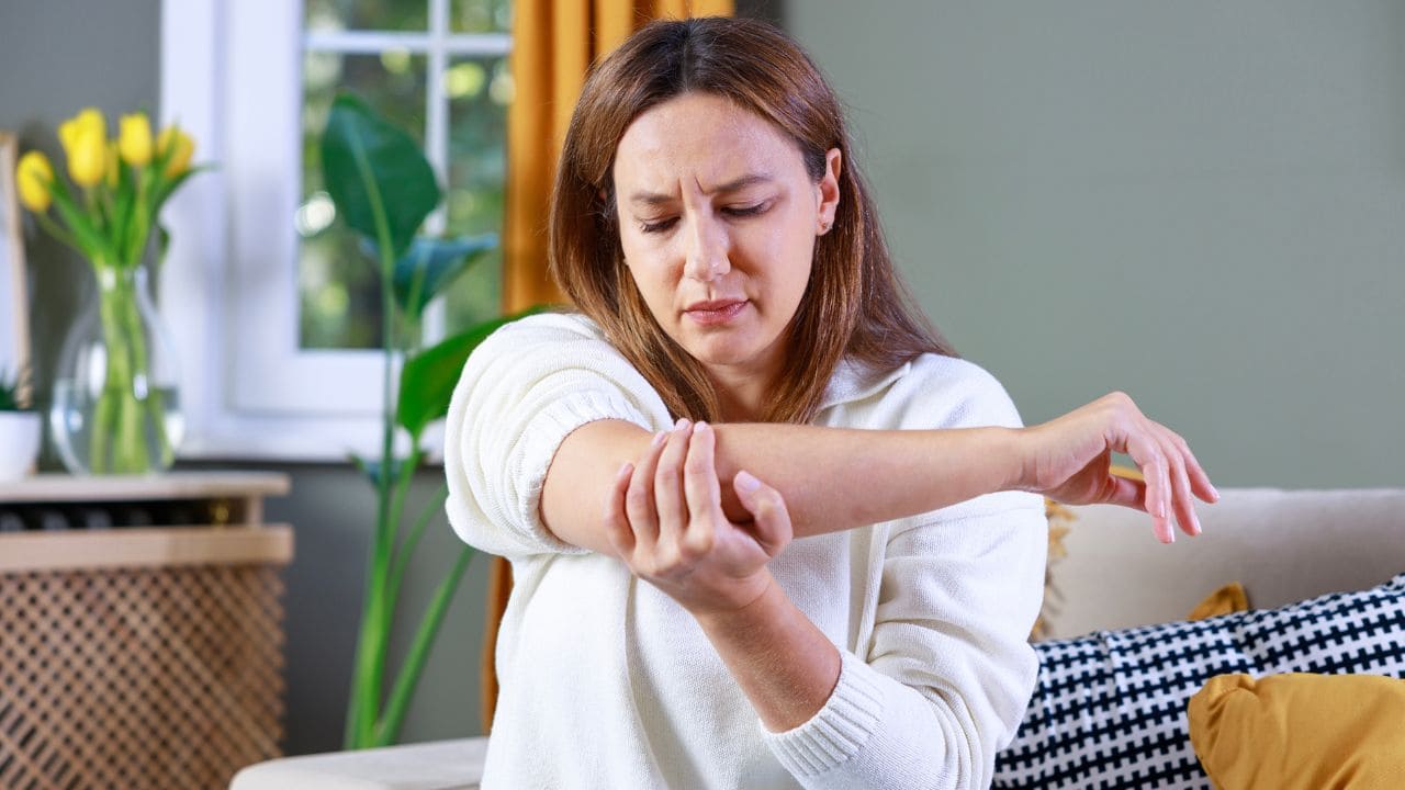 Mujer logra una incapacidad permanente tras perder la movilidad en el brazo