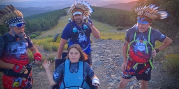 Joaquín y su hija Julia, con discapacidad del 76%, coronan tres picos de más tres mil metros de altura