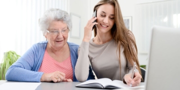 Campaña del Gobierno para ayudar a los mayores a apuntarse a los viajes del IMSERSO