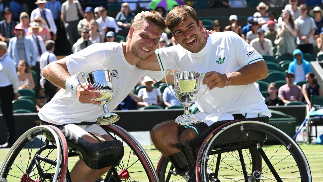 Martín de la Puente hace historia y logra el título de dobles de tenis en silla de ruedas en Wimbledon