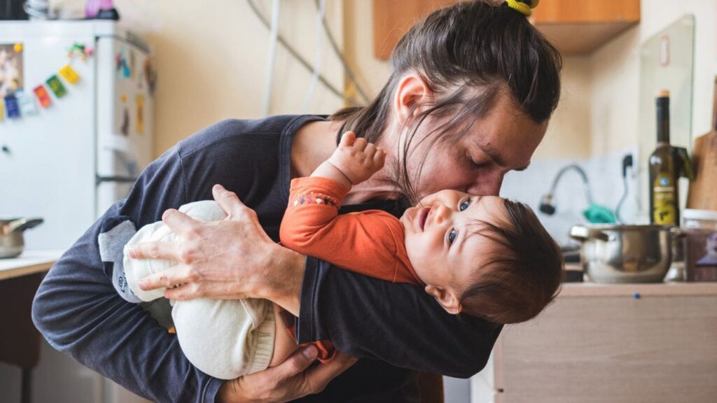 Entran en vigor los nuevos permisos por nacimiento y cuidado de hijos en España
