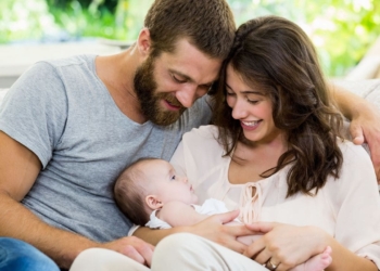 El Gobierno acuerda subir a 17 semanas el permiso por nacimiento