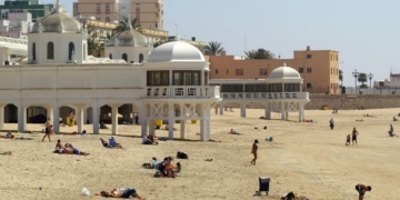 Playa de la Caleta, Cádiz personas mayores