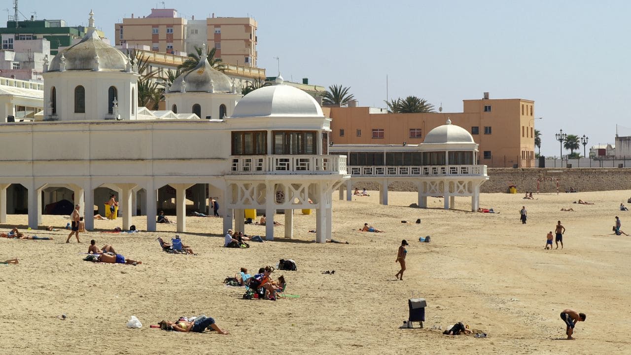 Playa de la Caleta, Cádiz personas mayores