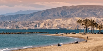 Playa del Zapillo en Almería accesibilidad universal