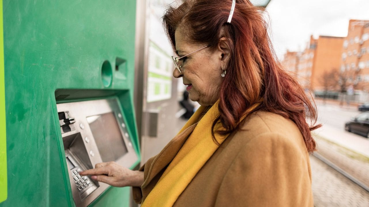 El Gobierno transfiere 769 millones a la Seguridad Social para pagar las pensiones no contributivas