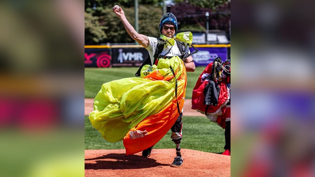 Tyler Turner, el campeón paralímpico con discapacidad que salta en paracaídas alrededor del mundo