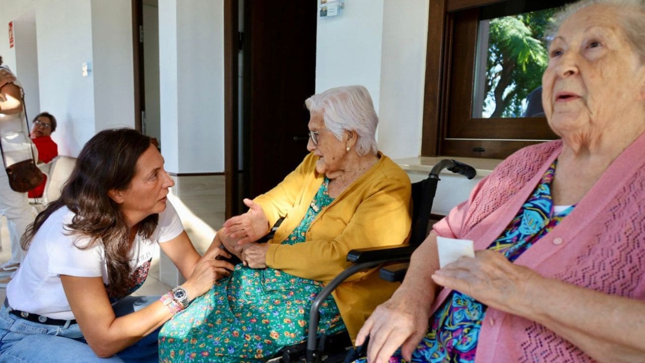 Andalucía anuncia 3.000 nuevas plazas para personas mayores en residencias y centros de día