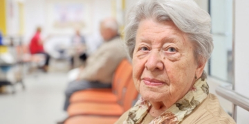 Atención preferente a personas mayores y personas con discapacidad en la Región de Murcia