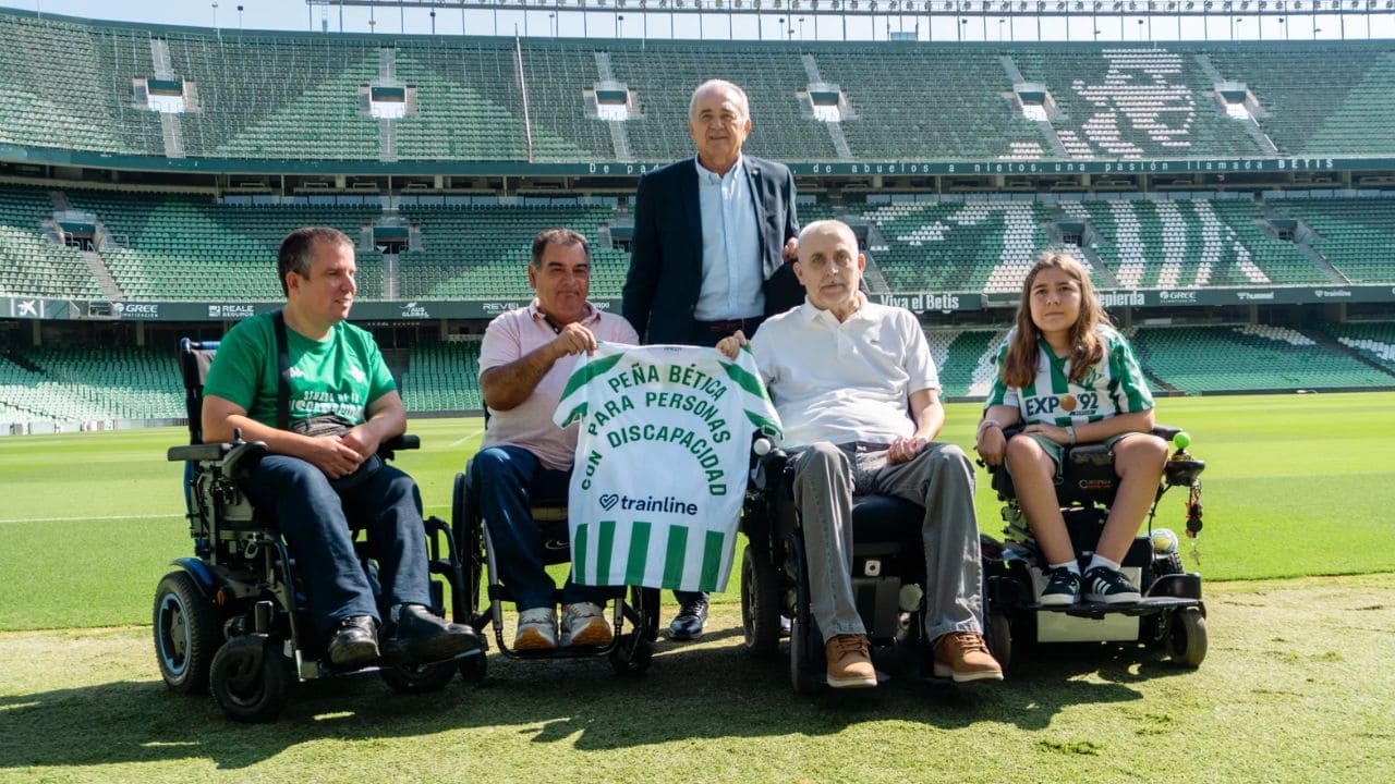 Aficionados béticos con movilidad reducida