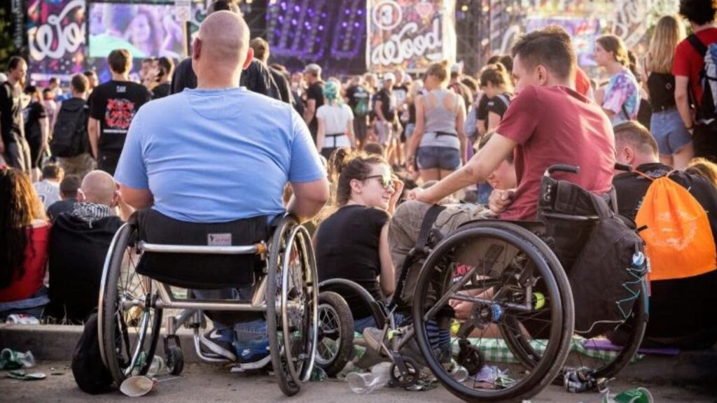 COCEMFE insta a los festivales a reforzar las medidas de accesibilidad para personas con discapacidad
