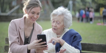 Personas cuidando a familiares en situación de dependencia en España
