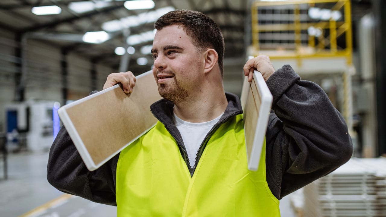 Acuerdo de ILUNION y NADIESOLO para impulsar la inclusión laboral de personas con discapacidad intelectual