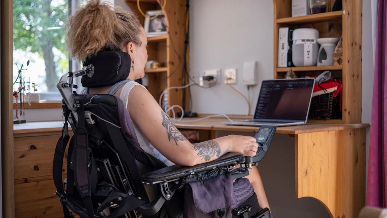 Denuncian que la Ley ELA excluye a miles de personas con dependencia severa