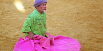 Espectáculo cómico-taurino con personas con acondroplasia