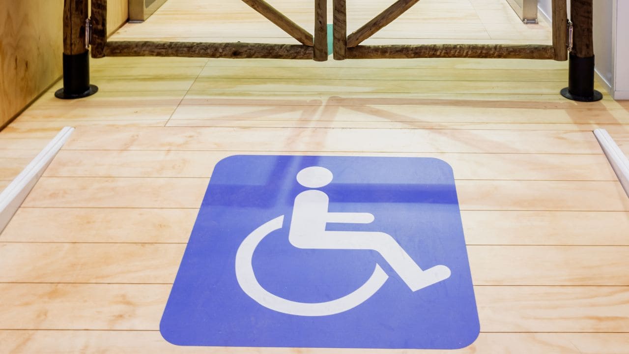 Importancia del diseño y gestión de infraestructuras enfocado en personas con discapacidad