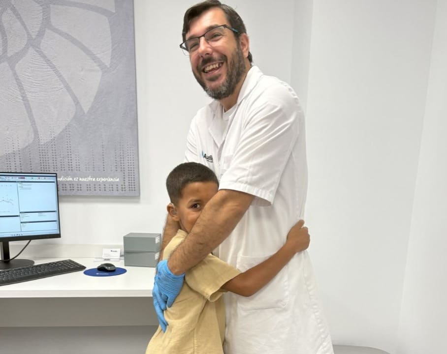 Jaled, niño saharaui con discapacidad auditiva