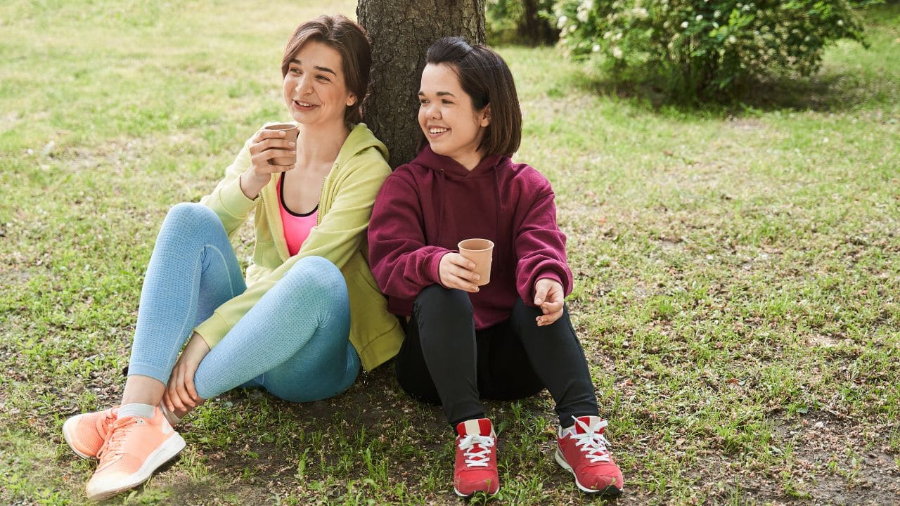 Jóven con acondroplasia