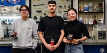 Estudiantes argentinos desarrollan dispositivos para ayudar a personas mayores