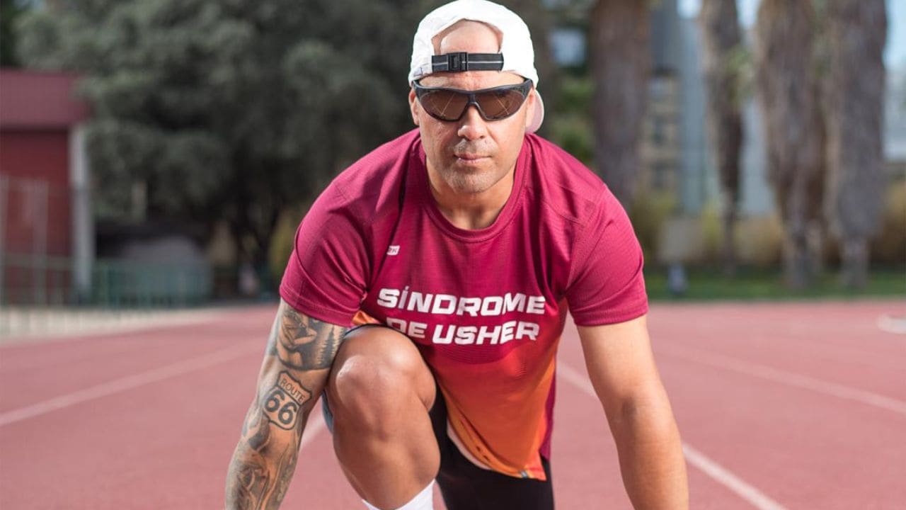 La historia de Mario, primer atleta sordociego de ultradistancia