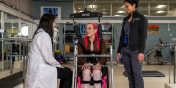 Mujer con lesión medular logra recuperar su fuerza