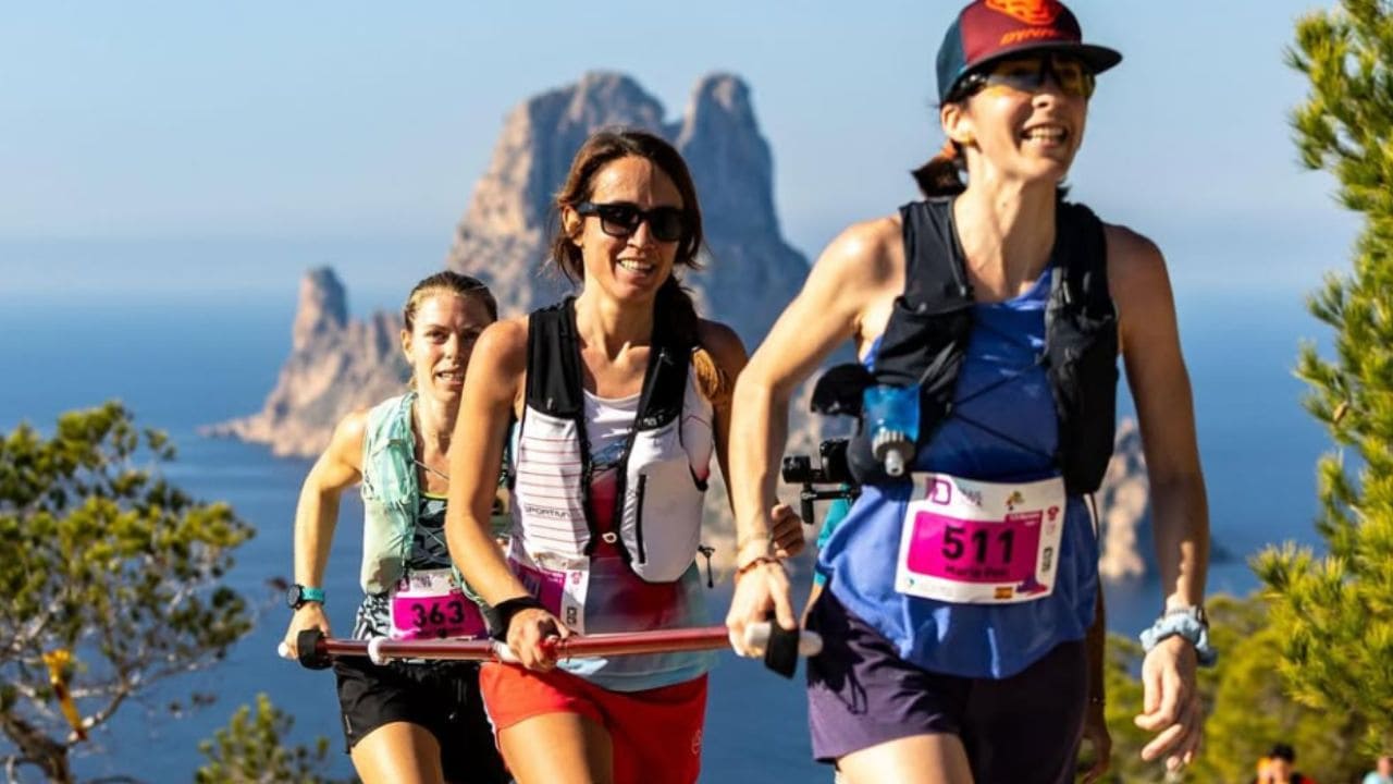 María Petit, deportista ciega que corre por la montaña: «Corro con el oído y el instinto»