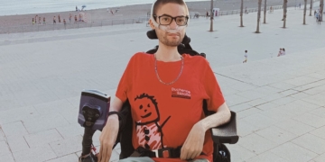 Fran Stark, paciente con Duchenne, estalla contra la Ley ELA